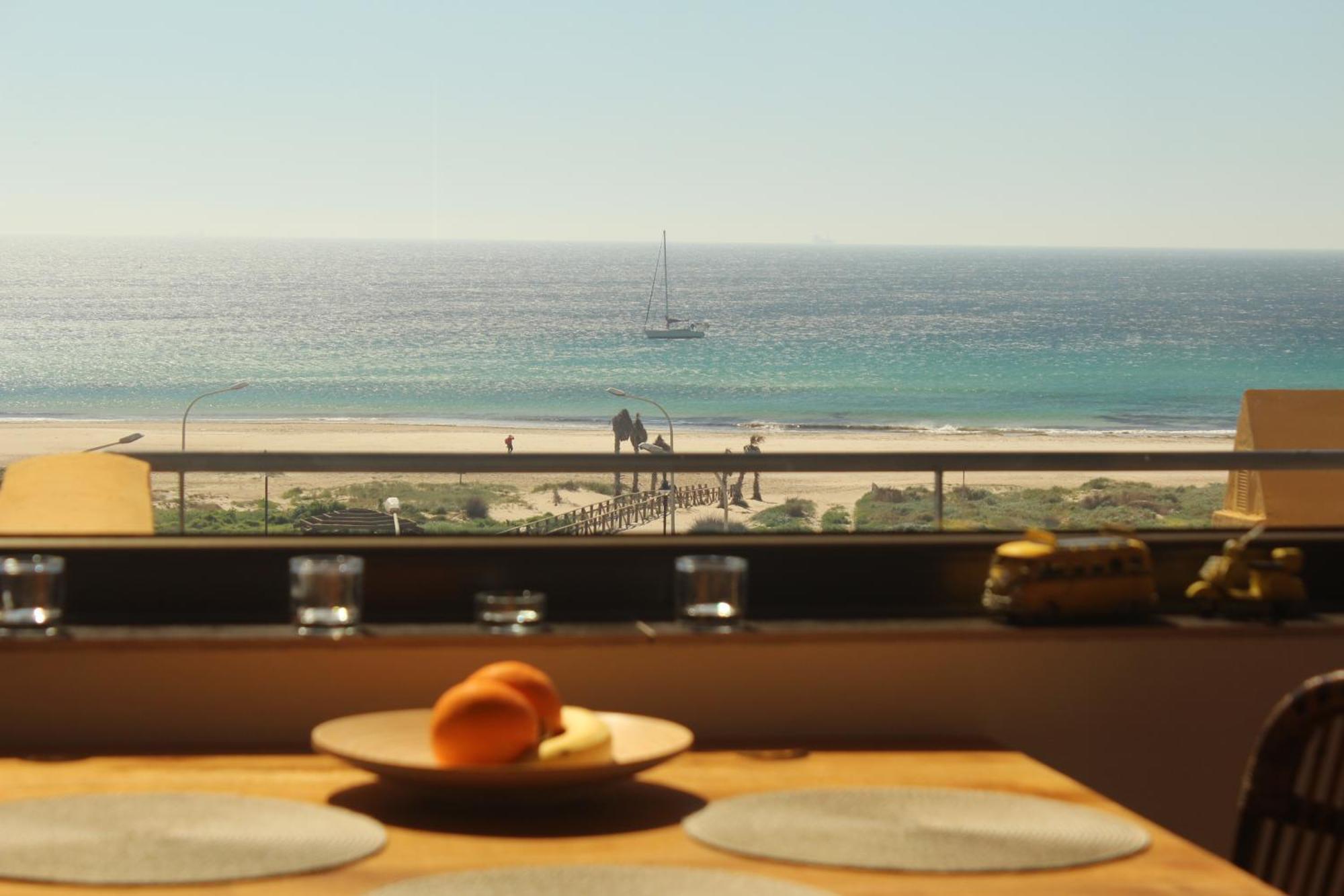 Los Lances Beach Apartments طريفة المظهر الخارجي الصورة