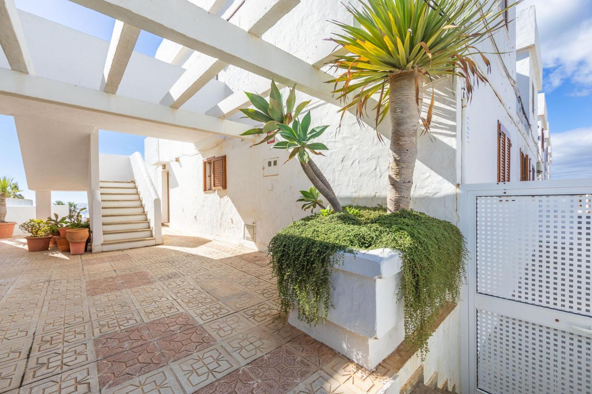 Los Lances Beach Apartments طريفة المظهر الخارجي الصورة