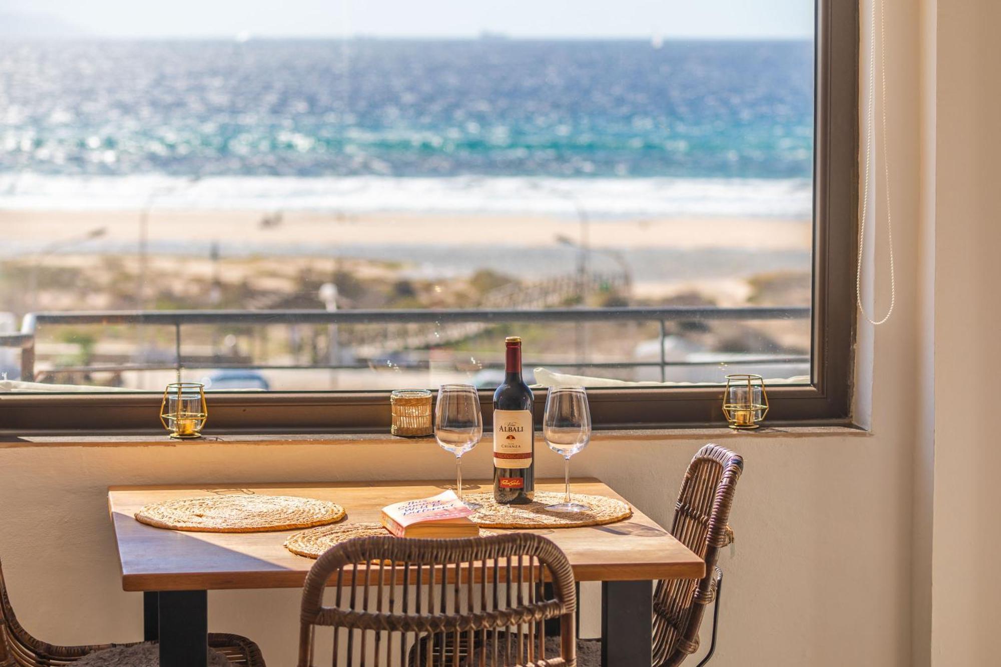 Los Lances Beach Apartments طريفة المظهر الخارجي الصورة