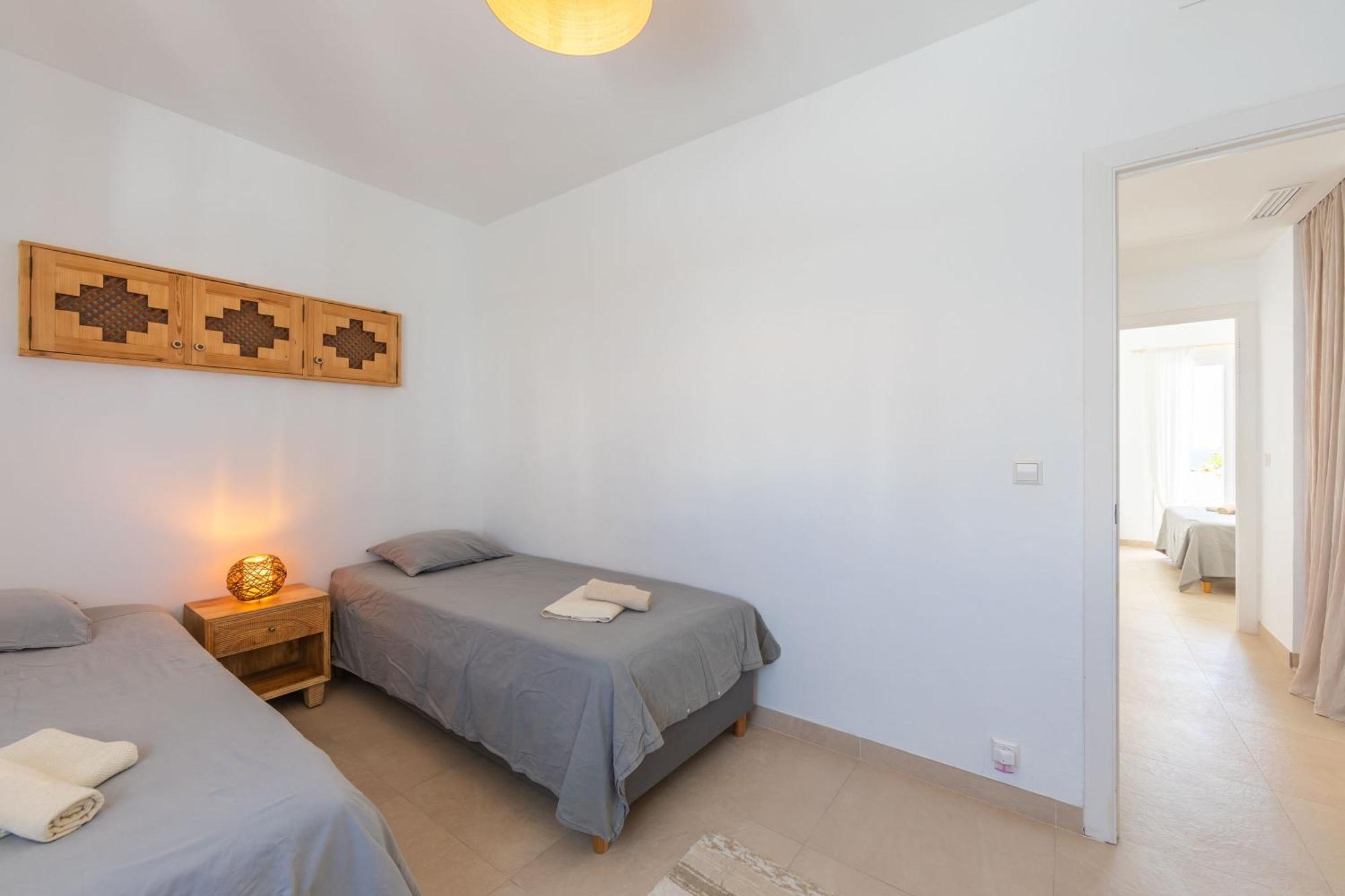Los Lances Beach Apartments طريفة المظهر الخارجي الصورة