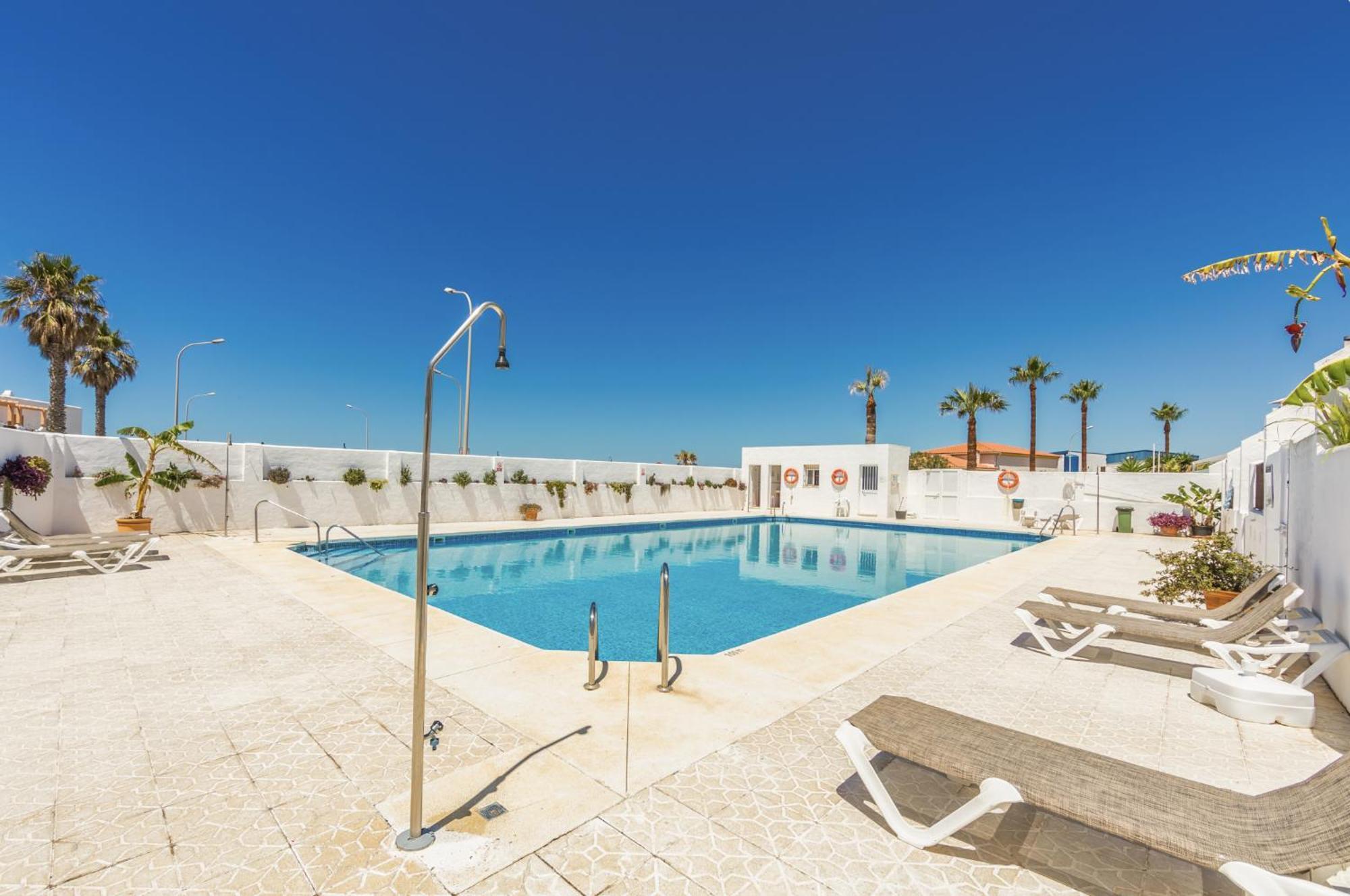 Los Lances Beach Apartments طريفة المظهر الخارجي الصورة