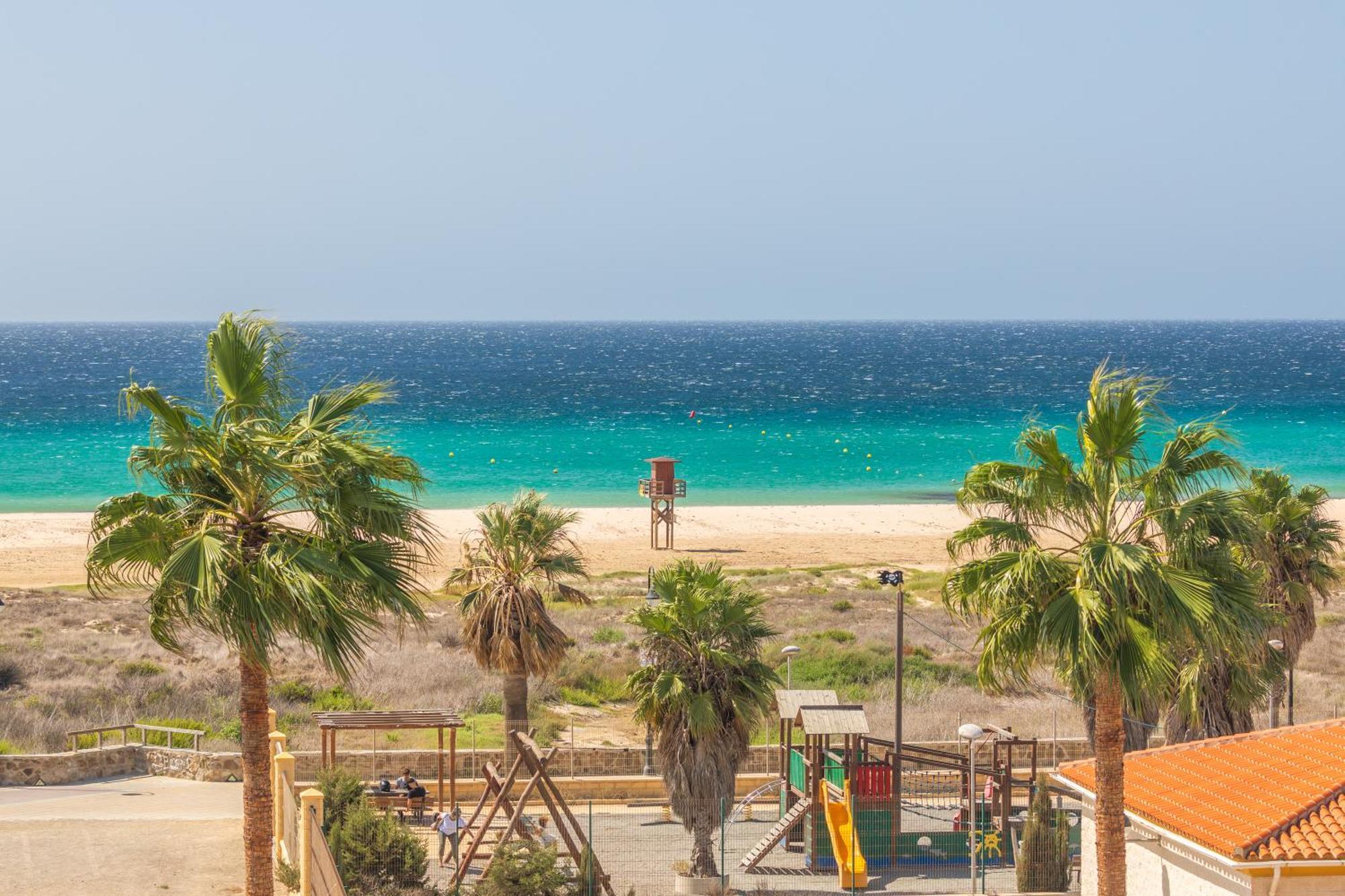 Los Lances Beach Apartments طريفة المظهر الخارجي الصورة