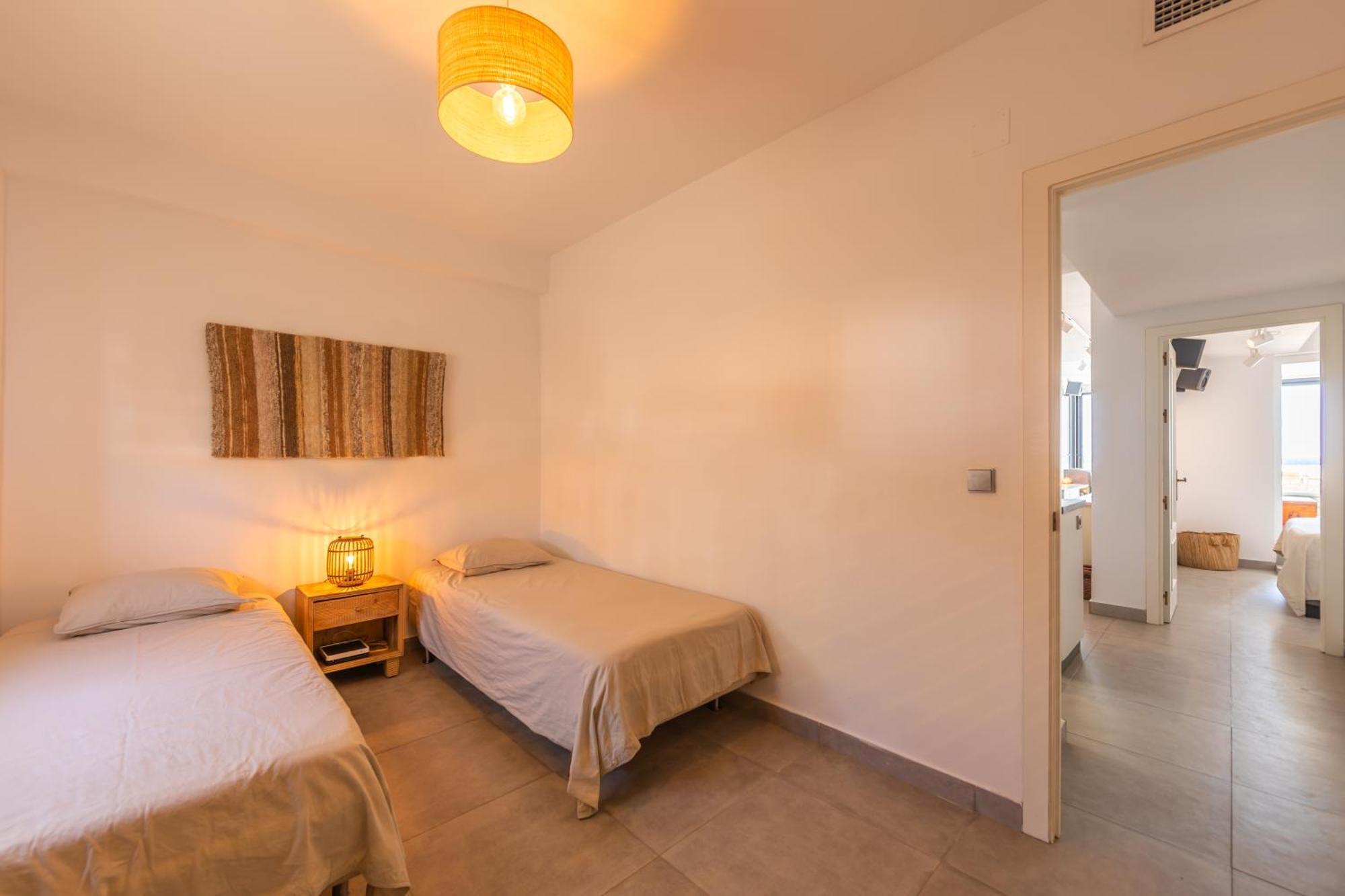 Los Lances Beach Apartments طريفة المظهر الخارجي الصورة
