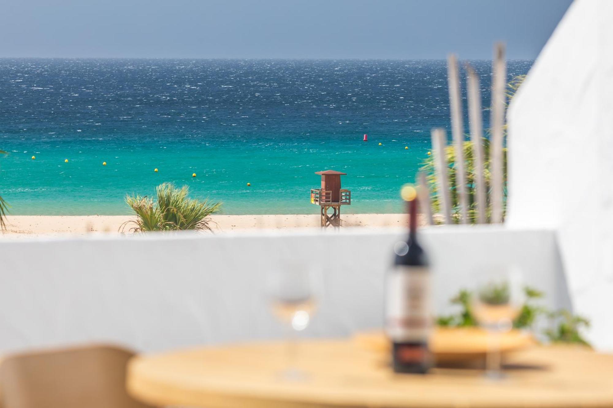 Los Lances Beach Apartments طريفة المظهر الخارجي الصورة