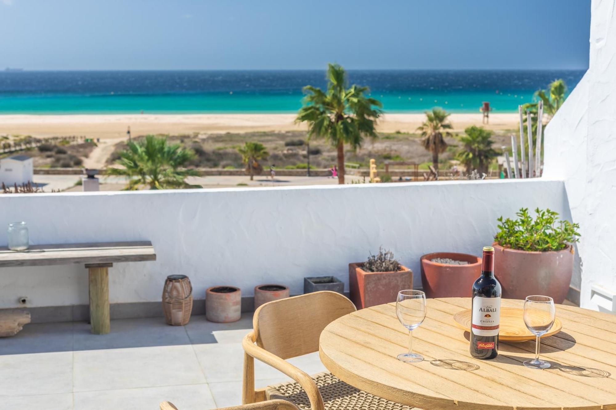 Los Lances Beach Apartments طريفة المظهر الخارجي الصورة