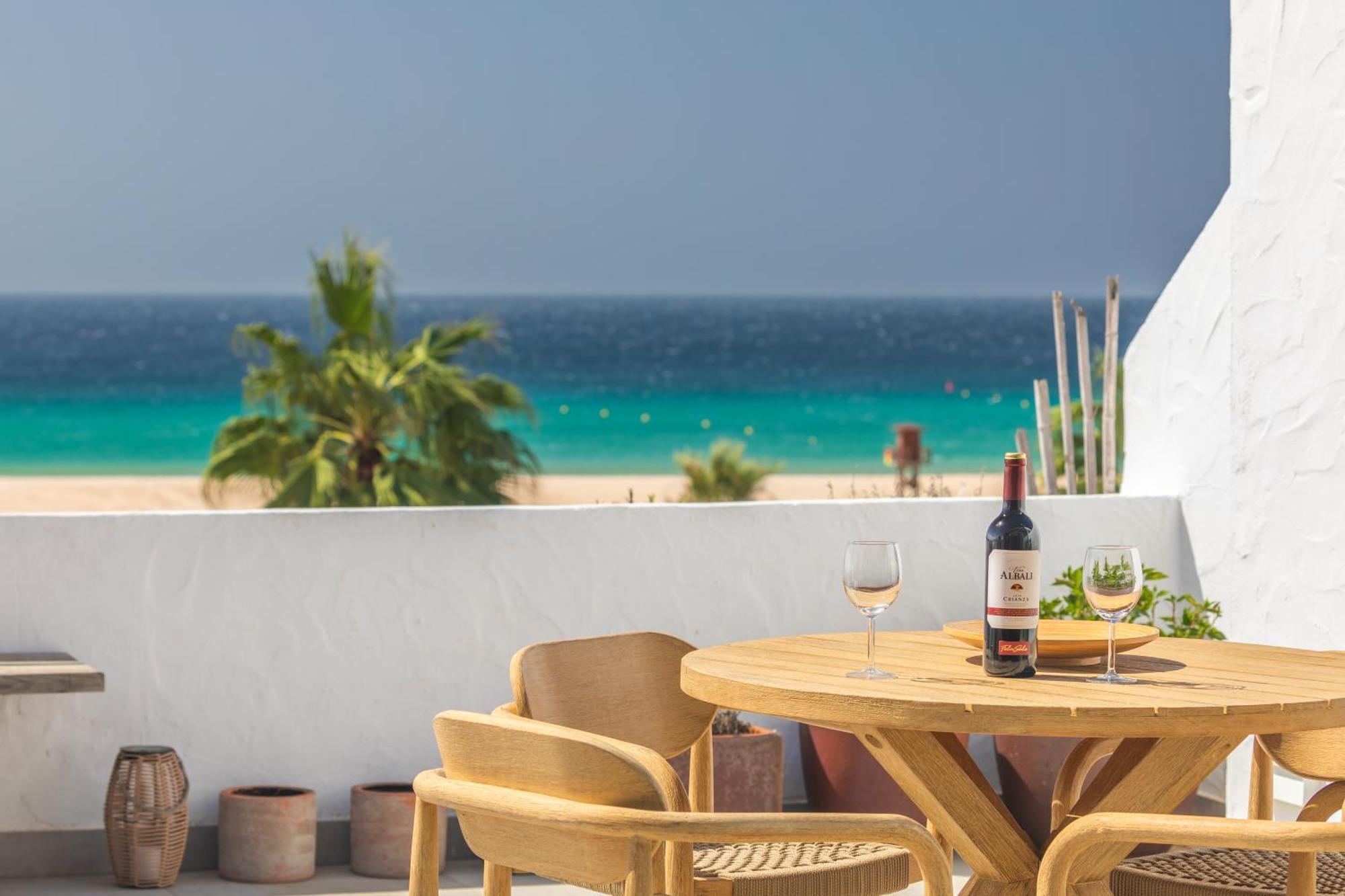 Los Lances Beach Apartments طريفة المظهر الخارجي الصورة